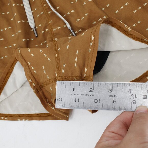 Vuori Shorts Womens XL Clementine 2” Athletic Drawstring Waist Lined printed run - Picture 8 of 10